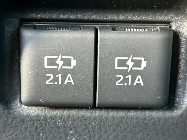 トヨタ カムリ G 岡山県 2018(平30)年 7.3万km プラチナホワイトパールマイカ 登録時走行距離 72287km/ワンオーナー/禁煙車/純正9インチナビ(NSZT-Y66T)/　(CD/DVD/フルセグTV/Bluetooth)/バックカメラ/クルーズコントロール(追従走行あり)/衝突被害軽減システム(PCS)/車線逸脱警報（LDA）/後側方車両検知警報(BSM)/ビルトインETC2.0/D席パワーシート/革巻きステアリング/ステアリングスイッチ/純正LEDヘッドライト/フォグライト/オートライト/プッシュスタート/スマートキー/MTモード付きAT/アイドリングストップ/純正アルミホイール 17インチ/ドアバイザー/電動格納ミラー/純正フロアマット/横滑防止装置/盗難防止装置/取扱説明書/新車時整備手帳（保証書）