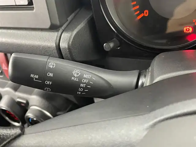 スズキ ジムニー XL 埼玉県 2023(令5)年 1.5万km ジャングルグリーン 純正ナビ　シートヒーター　バックカメラ　ＥＴＣ２．０　ドライブレコーダー　ミラーヒーター　ダウンヒルアシスト　背面タイヤ　フルセグＴＶ　スマートキー　純正フロアマット　Ｂｌｕｅｔｏｏｔｈ　衝突被害軽減　