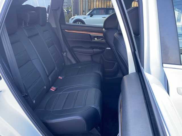 ホンダ ＣＲ－Ｖ EX・マスターピース 秋田県 2020(令2)年 8.8万km プラチナホワイトパール 純正ナビ/・フルセグテレビ/・ＣＤ、ＤＶＤ、ＳＤ/・ＢＴ/・ＵＳＢ/・ラジオ/サンルーフ/前席パワーシート/前席シートヒーター/運転席シートメモリー/電動リアゲート/電動格納ミラー/ステアリングスイッチ/パドルシフト/純正フロアマット/ＥＴＣ2.0/車線逸脱警報装置/横滑り防止装置/衝突軽減装置