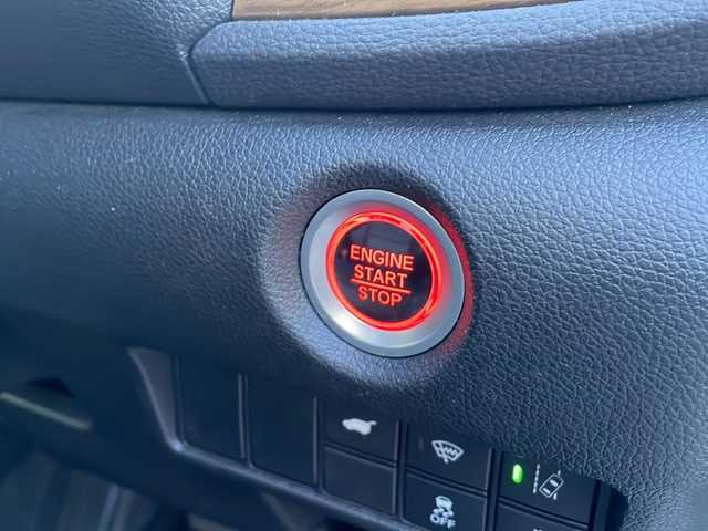 ホンダ ＣＲ－Ｖ EX・マスターピース 秋田県 2020(令2)年 8.8万km プラチナホワイトパール 純正ナビ/・フルセグテレビ/・ＣＤ、ＤＶＤ、ＳＤ/・ＢＴ/・ＵＳＢ/・ラジオ/サンルーフ/前席パワーシート/前席シートヒーター/運転席シートメモリー/電動リアゲート/電動格納ミラー/ステアリングスイッチ/パドルシフト/純正フロアマット/ＥＴＣ2.0/車線逸脱警報装置/横滑り防止装置/衝突軽減装置