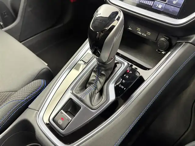 スバル レヴォーグ 1．8GT－H EX 愛知県 2023(令5)年 4.4万km セラミックホワイト アイサイト/・プリクラッシュブレーキ/・AT誤発進抑制機能/・全車速追従機能付きクルーズコントロール/・車線逸脱警報機能/・先行車発進お知らせ/デジタルインナーミラー/純正ナビ/・フルセグTV/・Bluetooth/・USB/・iPod/・AUX/純正フロアマット/純正18インチアルミホイール/シートヒーター/パワーバックドア/リアコーナーセンサー/LEDヘッドライト/オートライト/プッシュスタート/バック/サイドカメラ/ETC/スマートキー