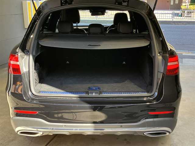 メルセデス・ベンツ ＧＬＣ２２０ d 4マチックスポーツ 東京都 2018(平30)年 3.7万km オブシディアンブラック レーダーセーフティパッケージ/・アクティブレーンキーピングアシスト/・アクティブブラインドスポットアシスト/・ディストロニックプラス/COMANDシステム/・8.4インチワイドディスプレイ/・COMANDコントローラー/・音声認識機能/・HDDナビ/・地デジ/・DVD・CD/・USBインターフェイス/全方位カメラ/ブレーキアシストプラス/全席シートヒーター/ハーフレザーシート/パワーバックドア/パドルシフト/オートライト/ETC車載器/ルーフレール