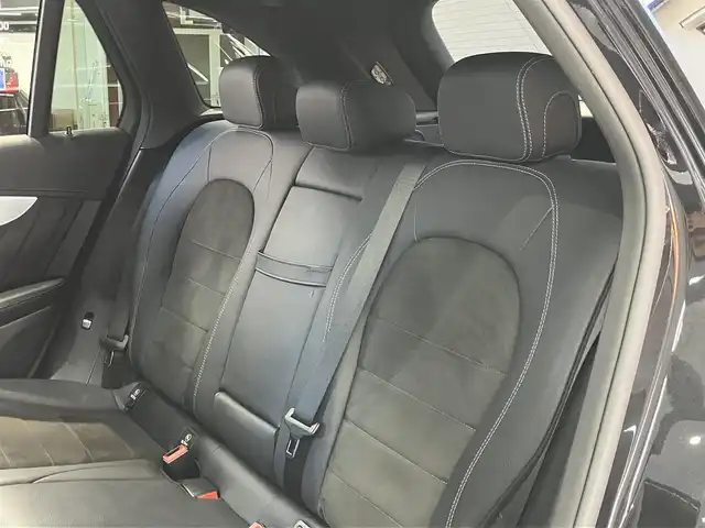 メルセデス・ベンツ ＧＬＣ２２０ d 4マチックスポーツ 東京都 2018(平30)年 3.7万km オブシディアンブラック レーダーセーフティパッケージ/・アクティブレーンキーピングアシスト/・アクティブブラインドスポットアシスト/・ディストロニックプラス/COMANDシステム/・8.4インチワイドディスプレイ/・COMANDコントローラー/・音声認識機能/・HDDナビ/・地デジ/・DVD・CD/・USBインターフェイス/全方位カメラ/ブレーキアシストプラス/全席シートヒーター/ハーフレザーシート/パワーバックドア/パドルシフト/オートライト/ETC車載器/ルーフレール