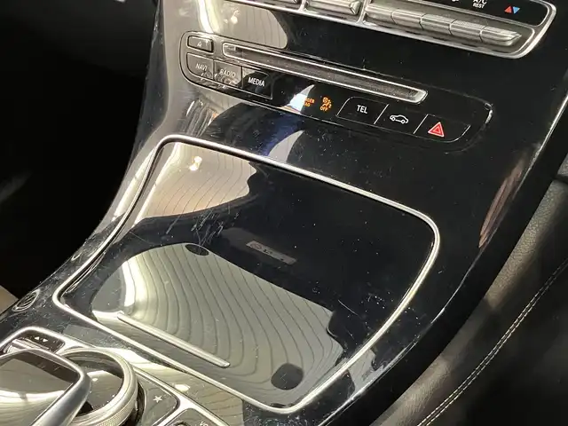 メルセデス・ベンツ ＧＬＣ２２０ d 4マチックスポーツ 東京都 2018(平30)年 3.7万km オブシディアンブラック レーダーセーフティパッケージ/・アクティブレーンキーピングアシスト/・アクティブブラインドスポットアシスト/・ディストロニックプラス/COMANDシステム/・8.4インチワイドディスプレイ/・COMANDコントローラー/・音声認識機能/・HDDナビ/・地デジ/・DVD・CD/・USBインターフェイス/全方位カメラ/ブレーキアシストプラス/全席シートヒーター/ハーフレザーシート/パワーバックドア/パドルシフト/オートライト/ETC車載器/ルーフレール