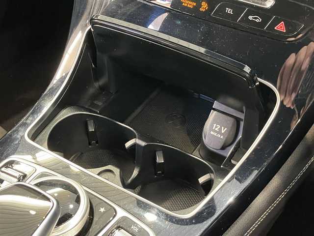 メルセデス・ベンツ ＧＬＣ２２０ d 4マチックスポーツ 東京都 2018(平30)年 3.7万km オブシディアンブラック レーダーセーフティパッケージ/・アクティブレーンキーピングアシスト/・アクティブブラインドスポットアシスト/・ディストロニックプラス/COMANDシステム/・8.4インチワイドディスプレイ/・COMANDコントローラー/・音声認識機能/・HDDナビ/・地デジ/・DVD・CD/・USBインターフェイス/全方位カメラ/ブレーキアシストプラス/全席シートヒーター/ハーフレザーシート/パワーバックドア/パドルシフト/オートライト/ETC車載器/ルーフレール