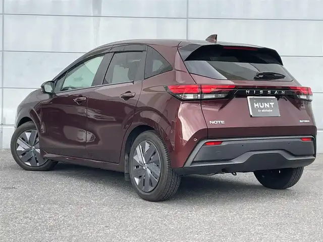 日産 ノート X 千葉県 2021(令3)年 0.8万km バーガンディー 全方位運転支援システム/・衝突軽減ブレーキ/レーンキープアシスト/・クリアランスソナー/ブラインドスポットモニター/純正9インチナビ(MJ321D-L)/・フルセグ/BT/DVD/CD/アラウンドビューモニター/ステアリングスイッチ/ETC/電動パーキングブレーキ/オートブレーキホールド/アイドリングストップ/LEDヘッドライト/オートライト/アダプティブヘッドライト/フォグライト/純正フロアマット/純正ホイール