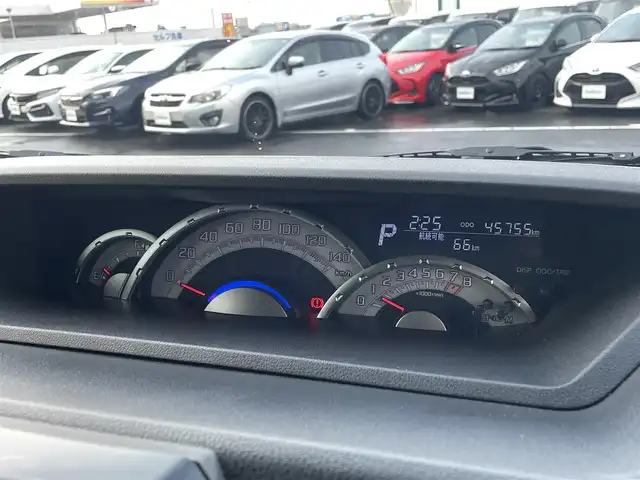 トヨタ ピクシスメガ Gターボ SAⅢ 島根県 2020(令2)年 4.6万km パールホワイトⅢ 登録時走行距離45755km/ワンオーナー/保証書/取扱説明書/社外SDナビ(Bluetooth/AM/FM/CD)/フルセグTV(走行中視聴可能)/バックカメラ/両側パワースライドドア/オートライト/オートハイビーム/LEDヘッドライト/フォグランプ/前後コーナーセンサー/レーンキープアシスト/横滑り防止装置/衝突被害軽減ブレーキ/盗難防止アラーム/アイドリングストップ/ETC/純正14インチAW/プッシュスタート/スマートキー(スペアキー×1)/禁煙車