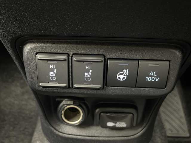 トヨタ シエンタ ハイブリッド Z 埼玉県 2025(令7)年 0.3万km アーバンカーキ 純正ナビ/(Bluetooth/USB/AM/FM)/地デジフルセグ/全方位カメラ/ETC2.0/アダプティブクルーズコントロール/オートマチックハイビーム/車線逸脱警報/ブラインドスポットモニター/衝突軽減ブレーキ/クリアランスソナー/AC100V/ステアリングヒーター/運転席・助手席シートヒーター/ドライブモードセレクト/プッシュスタート/ステアリングリモコン/ロールサンシェード/フロントフォグランプ/ウィンカー・電動格納ミラー/純正ドアバイザー/純正15インチアルミホイール