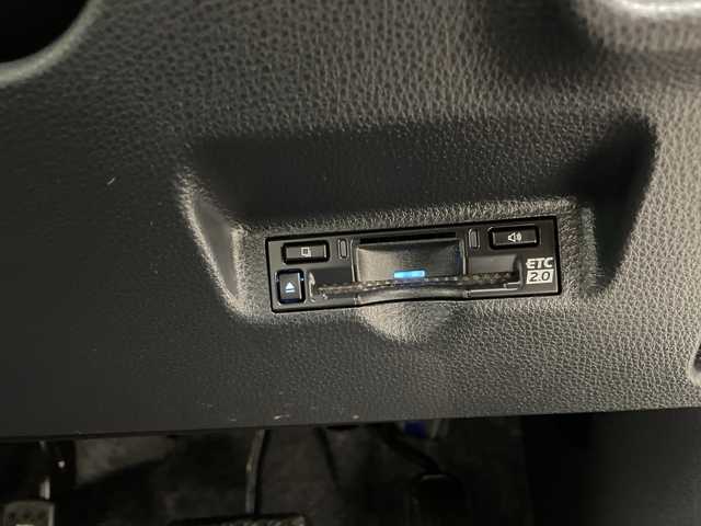 トヨタ シエンタ ハイブリッド Z 埼玉県 2025(令7)年 0.3万km アーバンカーキ 純正ナビ/(Bluetooth/USB/AM/FM)/地デジフルセグ/全方位カメラ/ETC2.0/アダプティブクルーズコントロール/オートマチックハイビーム/車線逸脱警報/ブラインドスポットモニター/衝突軽減ブレーキ/クリアランスソナー/AC100V/ステアリングヒーター/運転席・助手席シートヒーター/ドライブモードセレクト/プッシュスタート/ステアリングリモコン/ロールサンシェード/フロントフォグランプ/ウィンカー・電動格納ミラー/純正ドアバイザー/純正15インチアルミホイール