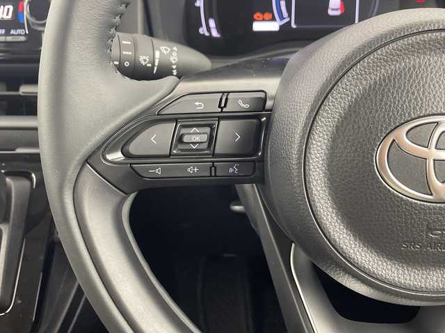 トヨタ シエンタ ハイブリッド Z 埼玉県 2025(令7)年 0.3万km アーバンカーキ 純正ナビ/(Bluetooth/USB/AM/FM)/地デジフルセグ/全方位カメラ/ETC2.0/アダプティブクルーズコントロール/オートマチックハイビーム/車線逸脱警報/ブラインドスポットモニター/衝突軽減ブレーキ/クリアランスソナー/AC100V/ステアリングヒーター/運転席・助手席シートヒーター/ドライブモードセレクト/プッシュスタート/ステアリングリモコン/ロールサンシェード/フロントフォグランプ/ウィンカー・電動格納ミラー/純正ドアバイザー/純正15インチアルミホイール