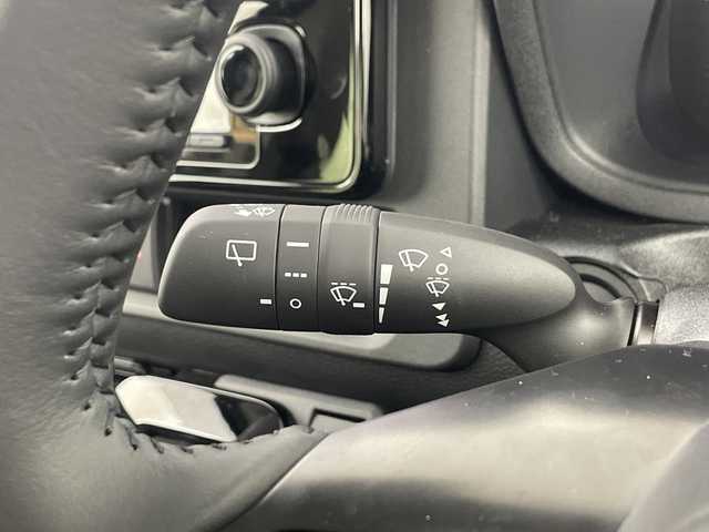 トヨタ シエンタ ハイブリッド Z 埼玉県 2025(令7)年 0.3万km アーバンカーキ 純正ナビ/(Bluetooth/USB/AM/FM)/地デジフルセグ/全方位カメラ/ETC2.0/アダプティブクルーズコントロール/オートマチックハイビーム/車線逸脱警報/ブラインドスポットモニター/衝突軽減ブレーキ/クリアランスソナー/AC100V/ステアリングヒーター/運転席・助手席シートヒーター/ドライブモードセレクト/プッシュスタート/ステアリングリモコン/ロールサンシェード/フロントフォグランプ/ウィンカー・電動格納ミラー/純正ドアバイザー/純正15インチアルミホイール