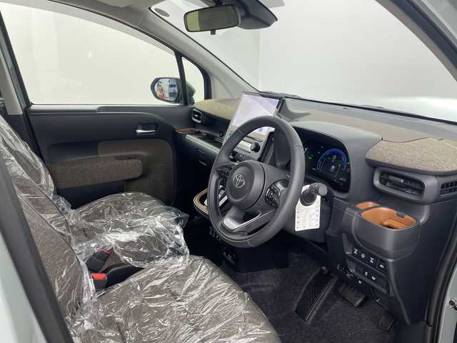 トヨタ シエンタ ハイブリッド Z 埼玉県 2025(令7)年 0.3万km アーバンカーキ 純正ナビ/(Bluetooth/USB/AM/FM)/地デジフルセグ/全方位カメラ/ETC2.0/アダプティブクルーズコントロール/オートマチックハイビーム/車線逸脱警報/ブラインドスポットモニター/衝突軽減ブレーキ/クリアランスソナー/AC100V/ステアリングヒーター/運転席・助手席シートヒーター/ドライブモードセレクト/プッシュスタート/ステアリングリモコン/ロールサンシェード/フロントフォグランプ/ウィンカー・電動格納ミラー/純正ドアバイザー/純正15インチアルミホイール