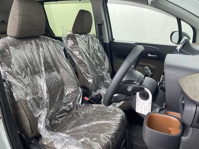 トヨタ シエンタ ハイブリッド Z 埼玉県 2025(令7)年 0.3万km アーバンカーキ 純正ナビ/(Bluetooth/USB/AM/FM)/地デジフルセグ/全方位カメラ/ETC2.0/アダプティブクルーズコントロール/オートマチックハイビーム/車線逸脱警報/ブラインドスポットモニター/衝突軽減ブレーキ/クリアランスソナー/AC100V/ステアリングヒーター/運転席・助手席シートヒーター/ドライブモードセレクト/プッシュスタート/ステアリングリモコン/ロールサンシェード/フロントフォグランプ/ウィンカー・電動格納ミラー/純正ドアバイザー/純正15インチアルミホイール