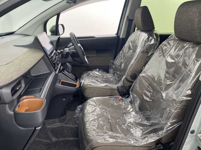 トヨタ シエンタ ハイブリッド Z 埼玉県 2025(令7)年 0.3万km アーバンカーキ 純正ナビ/(Bluetooth/USB/AM/FM)/地デジフルセグ/全方位カメラ/ETC2.0/アダプティブクルーズコントロール/オートマチックハイビーム/車線逸脱警報/ブラインドスポットモニター/衝突軽減ブレーキ/クリアランスソナー/AC100V/ステアリングヒーター/運転席・助手席シートヒーター/ドライブモードセレクト/プッシュスタート/ステアリングリモコン/ロールサンシェード/フロントフォグランプ/ウィンカー・電動格納ミラー/純正ドアバイザー/純正15インチアルミホイール