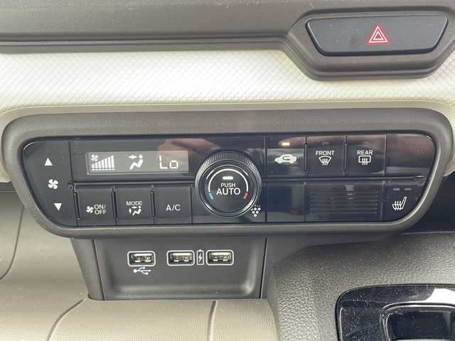 ホンダ Ｎ ＷＧＮ L ホンダセンシング 鹿児島県 2020(令2)年 2.7万km プラチナホワイトパール 純正メモリナビ/フルセグ/Bluetooth/バックカメラ/前後ドラレコ/ステアリングスイッチ/ビルトインETC/クルーズコントロール/衝突軽減ブレーキ/レーンキープアシスト/ヘッドライトレベライザー/LEDヘッドライト/コーナーセンサー/スマートキー2本/プッシュスタート/新車保証書/純正フロアマット