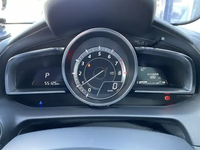 マツダ デミオ 13S ツーリング 滋賀県 2016(平28)年 5.6万km ジェットブラックマイカ 純正ナビ/(CD/DVD/Bluetooth/USB/フルセグTV)/バックカメラ/ETC/シートヒーター/電動格納ミラー/ドライブレコーダー/ヘッドアップディスプレイ/ステアリングスイッチ/プッシュスタート/スマートキー/オートライト/LEDヘッドライト