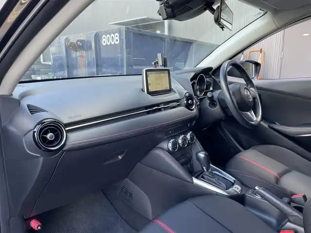 マツダ デミオ 13S ツーリング 滋賀県 2016(平28)年 5.6万km ジェットブラックマイカ 純正ナビ/(CD/DVD/Bluetooth/USB/フルセグTV)/バックカメラ/ETC/シートヒーター/電動格納ミラー/ドライブレコーダー/ヘッドアップディスプレイ/ステアリングスイッチ/プッシュスタート/スマートキー/オートライト/LEDヘッドライト