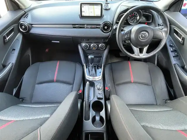 マツダ デミオ 13S ツーリング 滋賀県 2016(平28)年 5.6万km ジェットブラックマイカ 純正ナビ/(CD/DVD/Bluetooth/USB/フルセグTV)/バックカメラ/ETC/シートヒーター/電動格納ミラー/ドライブレコーダー/ヘッドアップディスプレイ/ステアリングスイッチ/プッシュスタート/スマートキー/オートライト/LEDヘッドライト