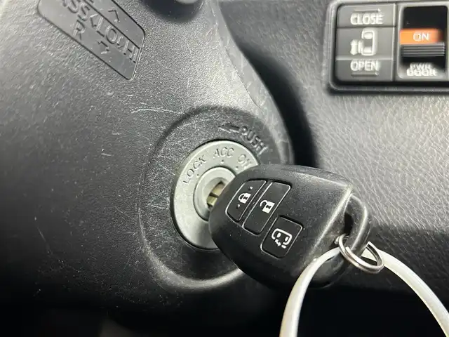 トヨタ シエンタ X 千葉県 2016(平28)年 3.5万km ブラックマイカ 禁煙車/純正メモリナビ/　CD/DVD/BT/ワンセグTV/片側パワースライドドア/バックカメラ/ビルトインETC/電動格納ミラー/リモコンキー/ステアリングスイッチ/純正フロアマット