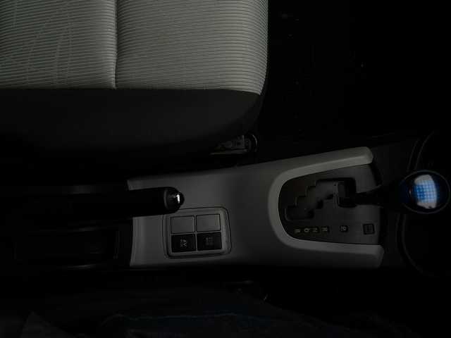 トヨタ アクア S 鹿児島県 2013(平25)年 8.8万km ライムホワイトパールクリスタルシャイン 純正SDナビ/（フルセグTV/Bluetooth/CD/DVD）/バックカメラ/ドアバイザー/リモコンキー/パワーステアリング/パワーウィンドウ/純正フロアマット