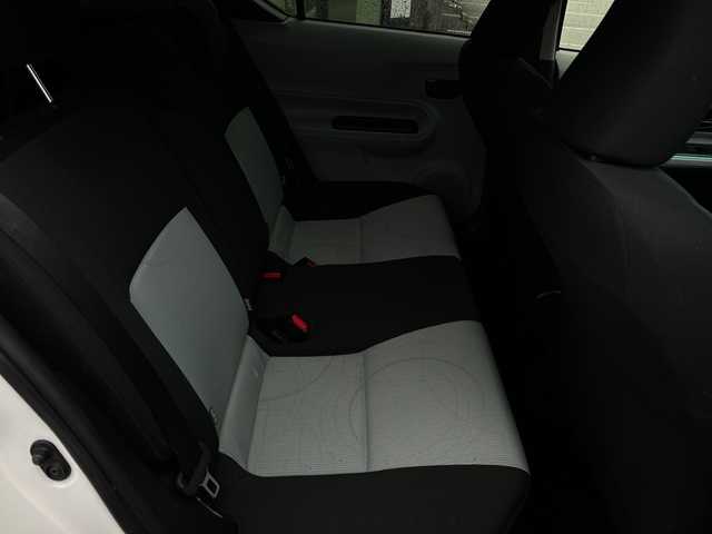 トヨタ アクア S 鹿児島県 2013(平25)年 8.8万km ライムホワイトパールクリスタルシャイン 純正SDナビ/（フルセグTV/Bluetooth/CD/DVD）/バックカメラ/ドアバイザー/リモコンキー/パワーステアリング/パワーウィンドウ/純正フロアマット