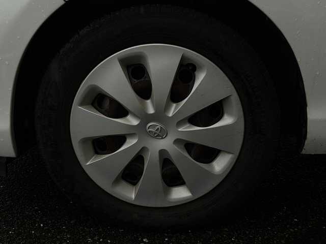 トヨタ アクア S 鹿児島県 2013(平25)年 8.8万km ライムホワイトパールクリスタルシャイン 純正SDナビ/（フルセグTV/Bluetooth/CD/DVD）/バックカメラ/ドアバイザー/リモコンキー/パワーステアリング/パワーウィンドウ/純正フロアマット