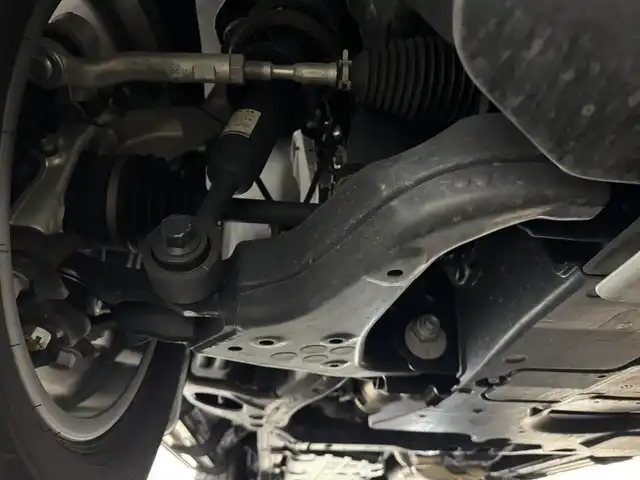 トヨタ ランドクルーザー ２５０ VX 三重県 2024(令6)年 1.2万km プラチナホワイトパールマイカ ガソリン/パートタイム4WD/MTモード付フロア6AT/12.3インチナビ/（AM/FM/TV/Bluetooth/USB/iPod/CarPlay/AndroidAuto/Miracast）/パノラミックビューモニター/モデリスタパーツ/●エアロ（F/R）、リヤスポイラー、シグネチャーイルミ、ドアハンドルプロテクター/社外セキュリティ/ドライブレコーダー 前後/ETC2.0/Toyota Safety Sense/●PCS/●緊急時操舵支援＋フロントクロストラフィックアラート＋レーンチェンジアシスト/●レーントレーシングアシスト＋LDA/●AHB/●RSA/●ドライバー異常時対応システム/●プロアクティブドライビングアシスト/・ブラインドスポットモニター＋安心降車アシスト＋周辺車両接近時サポート（録画機能）/・ドライバーモニター/・パーキングサポートブレーキ/・【OP】トヨタチームメイト（アドバンストドライブ：渋滞時支援）/装備/・ムーンルーフ/・デジタルインナーミラー/・黒本革シート/・シートヒーター＋ベンチレーション（D/N）＋ステアリングヒーター/・パワーバックドア/・左右＆後席独立オートエアコン/・パワーシート（Dメモリー付8way）/など