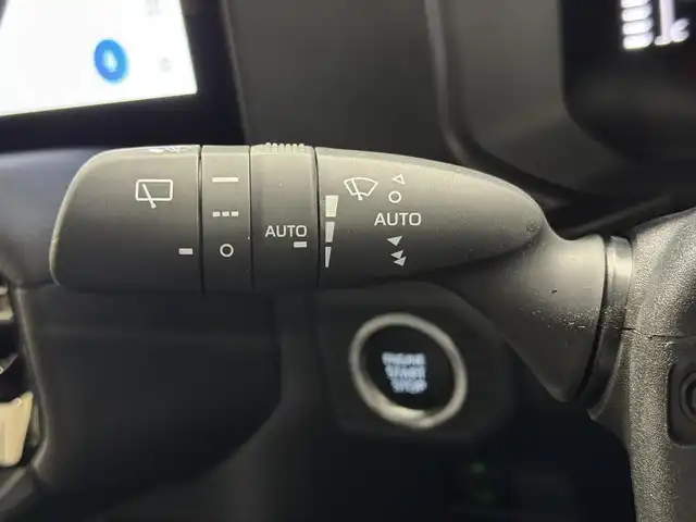 トヨタ ランドクルーザー ２５０ VX 三重県 2024(令6)年 1.2万km プラチナホワイトパールマイカ ガソリン/パートタイム4WD/MTモード付フロア6AT/12.3インチナビ/（AM/FM/TV/Bluetooth/USB/iPod/CarPlay/AndroidAuto/Miracast）/パノラミックビューモニター/モデリスタパーツ/●エアロ（F/R）、リヤスポイラー、シグネチャーイルミ、ドアハンドルプロテクター/社外セキュリティ/ドライブレコーダー 前後/ETC2.0/Toyota Safety Sense/●PCS/●緊急時操舵支援＋フロントクロストラフィックアラート＋レーンチェンジアシスト/●レーントレーシングアシスト＋LDA/●AHB/●RSA/●ドライバー異常時対応システム/●プロアクティブドライビングアシスト/・ブラインドスポットモニター＋安心降車アシスト＋周辺車両接近時サポート（録画機能）/・ドライバーモニター/・パーキングサポートブレーキ/・【OP】トヨタチームメイト（アドバンストドライブ：渋滞時支援）/装備/・ムーンルーフ/・デジタルインナーミラー/・黒本革シート/・シートヒーター＋ベンチレーション（D/N）＋ステアリングヒーター/・パワーバックドア/・左右＆後席独立オートエアコン/・パワーシート（Dメモリー付8way）/など