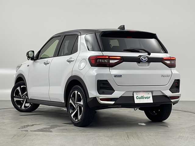 ダイハツ ロッキー プレミアム G HEV 愛知県 2021(令3)年 2.6万km ブラックマイカメタリック/シャイニングホワイトパール /禁煙車//カロッツェリアナビ(AVIC-RZ303)//ワンセグTV//バックカメラ//スマートアシスト//衝突回避支援ブレーキ//衝突警報機能//前後方誤発進抑制//車線逸脱警報//ブラインドスポットモニター//先行車発進お知らせ//標識認識機能//アダプティブドライビングビーム//アダプティブクルーズコントロール//レーンキープコントロール//前後コーナーセンサー//リヤクロストラフィックアラート//フルLEDヘッドライト//オートライト//LEDフォグランプ//合皮コンビシート//前席シートヒーター//純正17インチアルミホイール//純正フロアマット//革巻きステアリング//ステアリングスイッチ//プッシュスタート//電動格納ミラーウィンカー//アイドリングストップ//イモビライザー