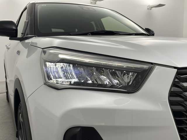 ダイハツ ロッキー プレミアム G HEV 愛知県 2021(令3)年 2.6万km ブラックマイカメタリック/シャイニングホワイトパール /禁煙車//カロッツェリアナビ(AVIC-RZ303)//ワンセグTV//バックカメラ//スマートアシスト//衝突回避支援ブレーキ//衝突警報機能//前後方誤発進抑制//車線逸脱警報//ブラインドスポットモニター//先行車発進お知らせ//標識認識機能//アダプティブドライビングビーム//アダプティブクルーズコントロール//レーンキープコントロール//前後コーナーセンサー//リヤクロストラフィックアラート//フルLEDヘッドライト//オートライト//LEDフォグランプ//合皮コンビシート//前席シートヒーター//純正17インチアルミホイール//純正フロアマット//革巻きステアリング//ステアリングスイッチ//プッシュスタート//電動格納ミラーウィンカー//アイドリングストップ//イモビライザー