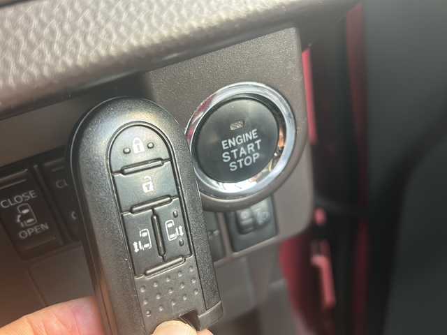 トヨタ タンク G S 沖縄県 2017(平29)年 6.8万km マゼンタベリーマイカM 純正ナビ/バックカメラ/ＥＴＣ/ドライブレコーダー/衝突被害軽減システム/コーナーセンサー/パワースライドドア/横滑り防止装置/レーンキープアシスト/Ｂｌｕｅｔｏｏｔｈ/ＣＤ /両側パワースライドドア/プッシュスタート/ワンオーナー