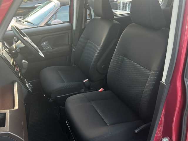 トヨタ タンク G S 沖縄県 2017(平29)年 6.8万km マゼンタベリーマイカM 純正ナビ/バックカメラ/ＥＴＣ/ドライブレコーダー/衝突被害軽減システム/コーナーセンサー/パワースライドドア/横滑り防止装置/レーンキープアシスト/Ｂｌｕｅｔｏｏｔｈ/ＣＤ /両側パワースライドドア/プッシュスタート/ワンオーナー