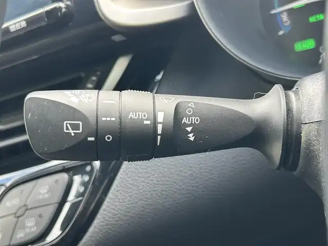 トヨタ Ｃ－ＨＲ G 和歌山県 2017(平29)年 5.3万km コバルトブルーメタリック 純正9インチナビ/フルセグTV/Bluetooth/CD/DVD/USB/バックカメラ/ビルトインETC/トヨタセーフティセンス/レーダークルーズコントロール/BSM/コーナーセンサー/ステアリングスイッチ/ハーフレザーシート/前席シートヒーター/LEDヘッドライト/オートライト/オートハイビーム/純正18インチAW/純正フロアマット/ドアバイザー/プッシュスタート/スマートキー