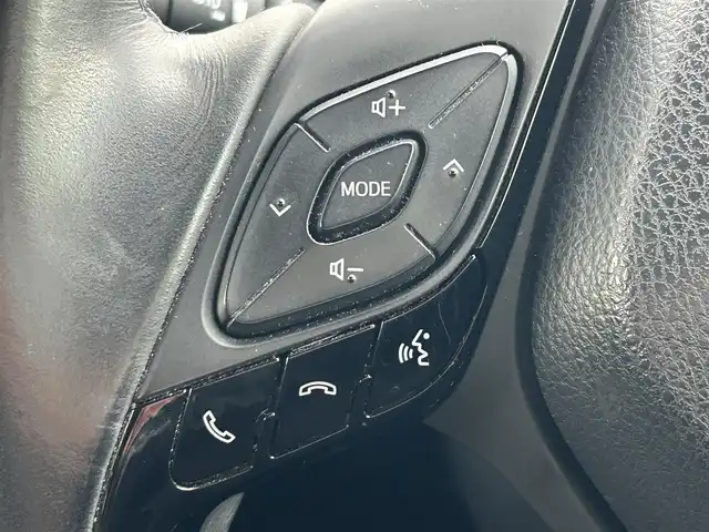 トヨタ Ｃ－ＨＲ G 和歌山県 2017(平29)年 5.3万km コバルトブルーメタリック 純正9インチナビ/フルセグTV/Bluetooth/CD/DVD/USB/バックカメラ/ビルトインETC/トヨタセーフティセンス/レーダークルーズコントロール/BSM/コーナーセンサー/ステアリングスイッチ/ハーフレザーシート/前席シートヒーター/LEDヘッドライト/オートライト/オートハイビーム/純正18インチAW/純正フロアマット/ドアバイザー/プッシュスタート/スマートキー