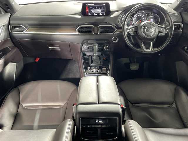 マツダ ＣＸ－８ XD Lパッケージ 神奈川県 2018(平30)年 4.3万km ソウルレッドクリスタルM ディーゼルターボ/シルバールーフレール/マツダコネクトナビゲーション/フルセグ　CD　DVD/Bluetooth　AUX/360度ビューカメラ/ヘッドアップディスプレイ/パワーバックドア/i-ACTIVSENSE/アドバンストスマートシティブレーキサポート/アダプティブLEDヘッドライト/ハイビームコントロールシステム/誤発進抑制制御/車線逸脱警報システム/車線逸脱抑制装置/全車速追従機能付きマツダレーダークルーズコントロール/スマートブレーキサポート/ブラインドスポットモニタリング/リアクロストラフィックアラート/前後センサー/アイドリングストップ/革シート/前席/2列目シートヒーター/前席パワーシート/運転席ポジションメモリー/革巻きステアリング/ステアリングヒーター/ステアリングスイッチ/純正前方ドライブレコーダー/純正ETC/電動パーキングブレーキ/オートブレーキホールド/プッシュスタート/スマートキー/LEDヘッドランプ/オートライト/フロントフォグランプ/純正19インチアルミホイール/純正リアスポイラー