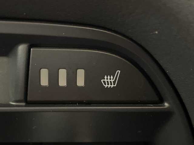 マツダ ＣＸ－８ XD Lパッケージ 神奈川県 2018(平30)年 4.3万km ソウルレッドクリスタルM ディーゼルターボ/シルバールーフレール/マツダコネクトナビゲーション/フルセグ　CD　DVD/Bluetooth　AUX/360度ビューカメラ/ヘッドアップディスプレイ/パワーバックドア/i-ACTIVSENSE/アドバンストスマートシティブレーキサポート/アダプティブLEDヘッドライト/ハイビームコントロールシステム/誤発進抑制制御/車線逸脱警報システム/車線逸脱抑制装置/全車速追従機能付きマツダレーダークルーズコントロール/スマートブレーキサポート/ブラインドスポットモニタリング/リアクロストラフィックアラート/前後センサー/アイドリングストップ/革シート/前席/2列目シートヒーター/前席パワーシート/運転席ポジションメモリー/革巻きステアリング/ステアリングヒーター/ステアリングスイッチ/純正前方ドライブレコーダー/純正ETC/電動パーキングブレーキ/オートブレーキホールド/プッシュスタート/スマートキー/LEDヘッドランプ/オートライト/フロントフォグランプ/純正19インチアルミホイール/純正リアスポイラー