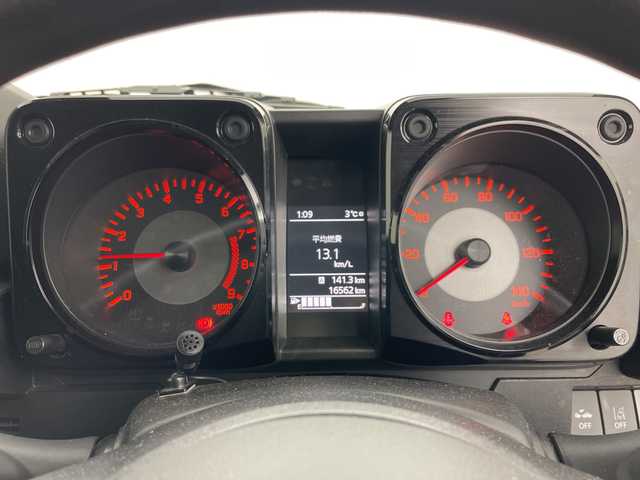 スズキ ジムニー XC 道央・札幌 2021(令3)年 1.7万km ピュアホワイトP ・4WD/・5速ＭＴ/・社外ディスプレイオーディオ（CD＆DVD＆BT）/・スズキセーフティサポート/・Ｄ＋Ｎ席シートヒーター/・ビルトインＥＴＣ/・オートライト/・ハロゲンヘッドライト/・スマートキー/・スペアキー