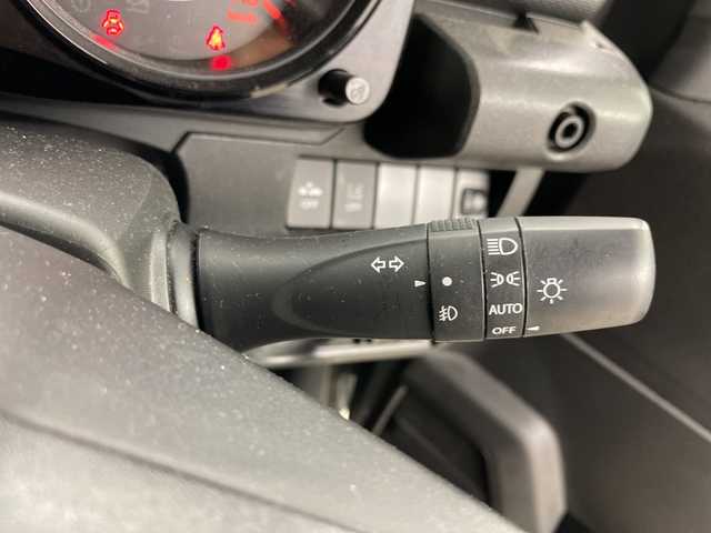 スズキ ジムニー XC 道央・札幌 2021(令3)年 1.7万km ピュアホワイトP ・4WD/・5速ＭＴ/・社外ディスプレイオーディオ（CD＆DVD＆BT）/・スズキセーフティサポート/・Ｄ＋Ｎ席シートヒーター/・ビルトインＥＴＣ/・オートライト/・ハロゲンヘッドライト/・スマートキー/・スペアキー