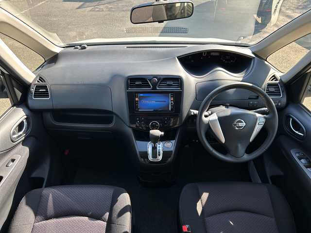 日産 セレナ ハイウェイスター Sハイブリッド 神奈川県 2013(平25)年 8.5万km ブリリアントホワイトパール 純正SDナビ【MC312D-W】/Bluetooth・CD・SD・USB・AUX/フリップダウンモニター/ブラインドスポットモニター/バックカメラ/クルーズコントロール/スペアキー1本/片側パワースライドドア/ビルトインETC/スマートキー/純正16インチアルミホイール/LEDヘッドライト/オートライト/取扱説明書