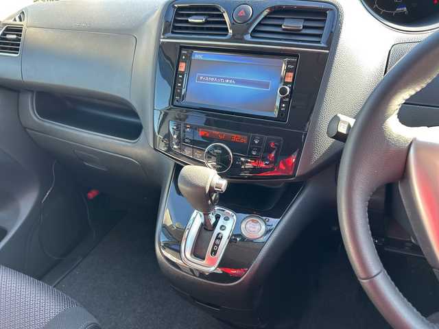 日産 セレナ ハイウェイスター Sハイブリッド 神奈川県 2013(平25)年 8.5万km ブリリアントホワイトパール 純正SDナビ【MC312D-W】/Bluetooth・CD・SD・USB・AUX/フリップダウンモニター/ブラインドスポットモニター/バックカメラ/クルーズコントロール/スペアキー1本/片側パワースライドドア/ビルトインETC/スマートキー/純正16インチアルミホイール/LEDヘッドライト/オートライト/取扱説明書