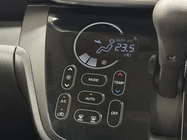 日産 デイズ ルークス ハイウェイスター Gターボ 三重県 2018(平30)年 3.6万km スパークリングレッドM ガソリン・ターボ/FF/インパネCVT/純正 7インチナビ MM317D-W/（FM/AM/CD/DVD/iPod/SD/TV/WALKMAN/USB/Bluetooth/MUSIC STOCKER/ドラレコ/AUX）/アラウンドビューモニター/両側オートスライドドア/ドライブレコーダー 前方/ETC/安全/・エマージェンシーブレーキ/・LDW（車線逸脱警報）/・ハイビームアシスト/・VDC（ビークルダイナミクスコントロール）/・踏み間違い衝突防止アシスト/装備/・クルーズコントロール/・オートエアコン/・オートライトシステム/・LEDヘッドライト/・フロントフォグライト/・電動格納ドアミラー/・リヤシーリングファン（『ナノイー』）/・ステアリングスイッチ/・プッシュスタート/・インテリジェントキーx2/・SRS デュアル＋サイドエアバッグ/・純正15inAW/・保/取/ナビ取/など