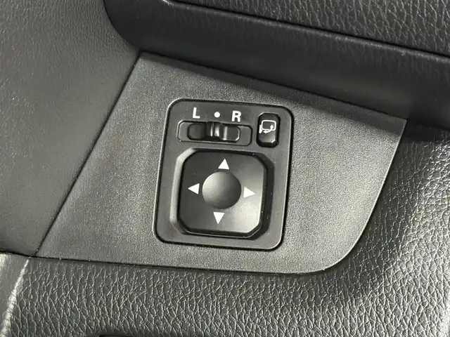 日産 デイズ ルークス ハイウェイスター Gターボ 三重県 2018(平30)年 3.6万km スパークリングレッドM ガソリン・ターボ/FF/インパネCVT/純正 7インチナビ MM317D-W/（FM/AM/CD/DVD/iPod/SD/TV/WALKMAN/USB/Bluetooth/MUSIC STOCKER/ドラレコ/AUX）/アラウンドビューモニター/両側オートスライドドア/ドライブレコーダー 前方/ETC/安全/・エマージェンシーブレーキ/・LDW（車線逸脱警報）/・ハイビームアシスト/・VDC（ビークルダイナミクスコントロール）/・踏み間違い衝突防止アシスト/装備/・クルーズコントロール/・オートエアコン/・オートライトシステム/・LEDヘッドライト/・フロントフォグライト/・電動格納ドアミラー/・リヤシーリングファン（『ナノイー』）/・ステアリングスイッチ/・プッシュスタート/・インテリジェントキーx2/・SRS デュアル＋サイドエアバッグ/・純正15inAW/・保/取/ナビ取/など