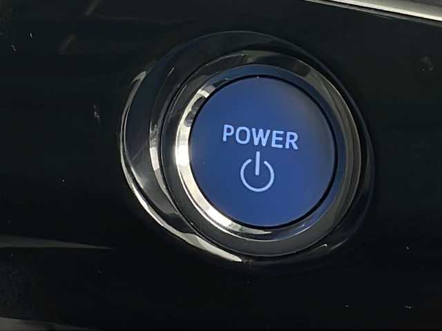 トヨタ プリウス Sセーフティプラス 宮崎県 2018(平30)年 7.3万km ホワイトパールクリスタルシャイン 純正9インチメモリーナビ/　CD DVD BTオーディオ　フルセグTV/バックカメラ/レーダークルーズコントロール/インテリジェントクリアランスソナー/プリクラッシュセーフティ/オートLEDヘッドライト/前後ドライブレコーダー/オートマチックハイビーム/革巻きステアリング/ステアリングリモコン/ビルトインETC