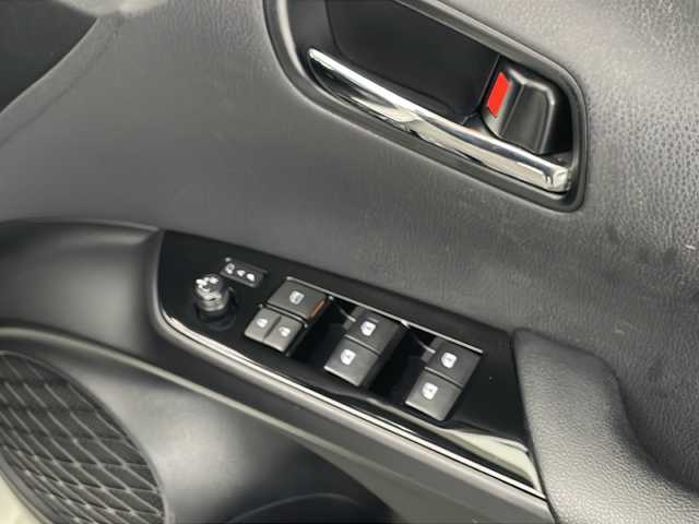 トヨタ プリウス Sセーフティプラス 宮崎県 2018(平30)年 7.3万km ホワイトパールクリスタルシャイン 純正9インチメモリーナビ/　CD DVD BTオーディオ　フルセグTV/バックカメラ/レーダークルーズコントロール/インテリジェントクリアランスソナー/プリクラッシュセーフティ/オートLEDヘッドライト/前後ドライブレコーダー/オートマチックハイビーム/革巻きステアリング/ステアリングリモコン/ビルトインETC