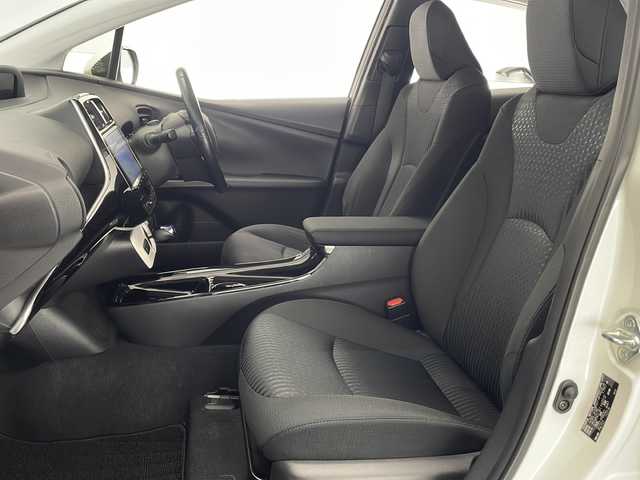 トヨタ プリウス Sセーフティプラス 宮崎県 2018(平30)年 7.3万km ホワイトパールクリスタルシャイン 純正9インチメモリーナビ/　CD DVD BTオーディオ　フルセグTV/バックカメラ/レーダークルーズコントロール/インテリジェントクリアランスソナー/プリクラッシュセーフティ/オートLEDヘッドライト/前後ドライブレコーダー/オートマチックハイビーム/革巻きステアリング/ステアリングリモコン/ビルトインETC