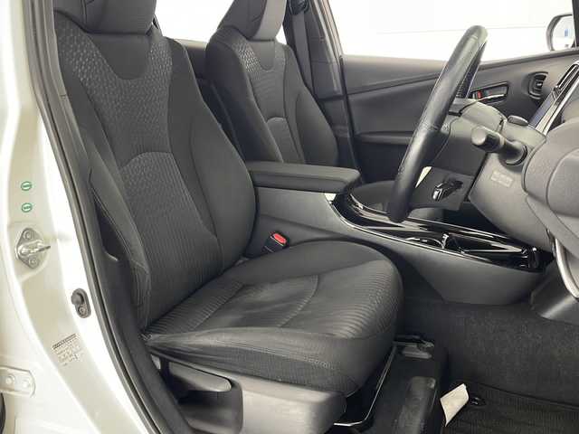 トヨタ プリウス Sセーフティプラス 宮崎県 2018(平30)年 7.3万km ホワイトパールクリスタルシャイン 純正9インチメモリーナビ/　CD DVD BTオーディオ　フルセグTV/バックカメラ/レーダークルーズコントロール/インテリジェントクリアランスソナー/プリクラッシュセーフティ/オートLEDヘッドライト/前後ドライブレコーダー/オートマチックハイビーム/革巻きステアリング/ステアリングリモコン/ビルトインETC