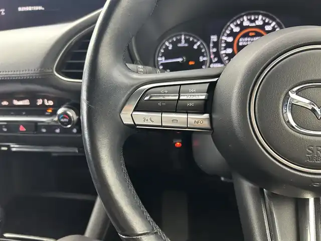 マツダ マツダ３ファストバック XD Lパッケージ 千葉県 2019(令1)年 4.2万km ポリメタルグレーM 禁煙車/AT誤発進抑制制御/スマート・ブレーキ・サポート/レーダークルーズコントロール/360度セーフティパッケージ/・全方位カメラ/・ドライバーモニタリング/純正8.8型センターディスプレイ/・BOSEサウンドシステム/・CD/DVD/Bluetooth/・フルセグTV/LEDオートライト/ブラックレザーシート/シートヒーター/パワーシート/純正18インチアルミホイール/プッシュスタート/アイドリングストップ/取扱説明書
