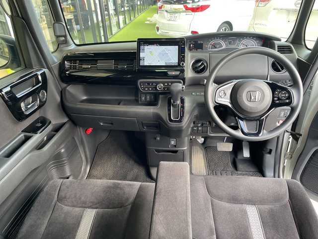 ホンダ Ｎ ＢＯＸ カスタム L 愛知県 2021(令3)年 4.2万km プラチナホワイトパール ホンダセンシング/純正9型ナビ/両側パワースライドドア/レーダークルーズコントロール/シートヒーター/バックカメラ/コーナーセンサー/純正アルミホイール/LEDヘッドライト/レーンキープアシスト/ドライブレコーダー/衝突軽減システム/ETC/フルセグ/CD DVD/Bluetooth/ステアリングスイッチ/スマートキー/プッシュスタート
