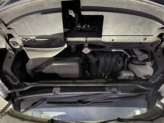 日産 セレナ ハイウェイS S HV Aセーフ 滋賀県 2014(平26)年 6.1万km ブリリアントホワイトパール 純正8型ナビ/（BT/SD/DVD/フルセグ）/後席フリップダウンモニター/全方位カメラ/両側電動スライドドア/ビルトインETC/衝突被害軽減ブレーキ/スマートキー/LEDヘッドライト/クリアランスソナー/スマートキー