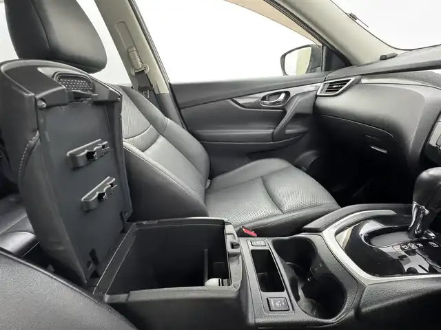日産 エクストレイル 20X エマージェンシーブレーキ 愛知県 2015(平27)年 9.9万km 黒 日産純正オリジナルナビゲーションシステム/フルセグTV/Bluetooth対応/バックカメラ/プッシュスタート/ステアリングリモコン/ETC/オートエアコン/エマージェンシーブレーキ/アイドリングストップ/フルフラットシート/純正フロアマット/純正17インチアルミホイール/オートライト/純正LEDヘッドライト/フォグランプ/スマートキー
